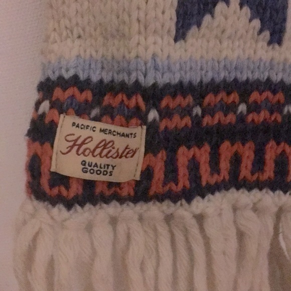 HOLLISTER BLUE STRIPED SCARF WITH‎ FRINGE - Picture 2 of 4